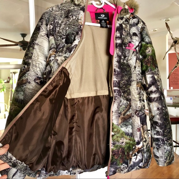 *SOLD on Facebook* Mossy Oak Puffy Jacket - Picture 5 of 8